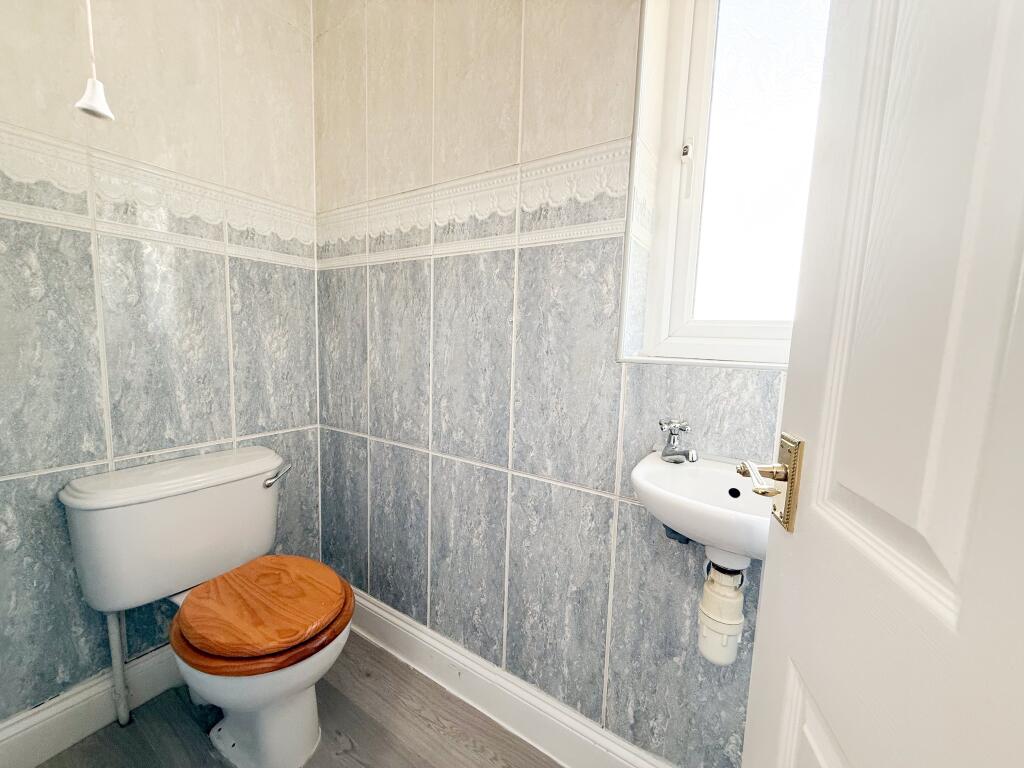 1st floor toilet