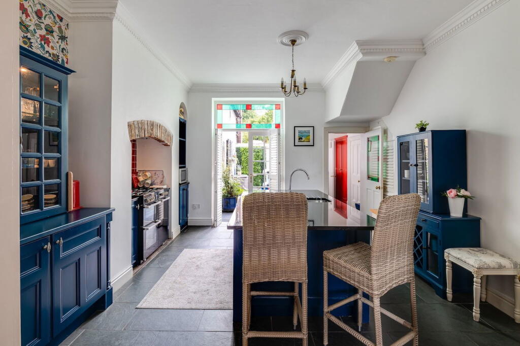 Impressive period town house in the centre of Tarporley