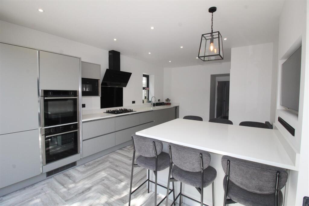 Park Rd, 50A, kitchen 3.JPG