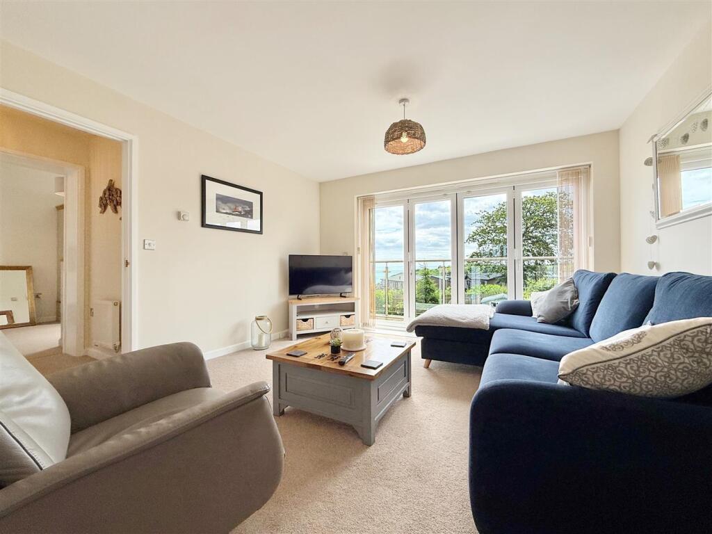 Lounge Area Towards Balcony.JPG