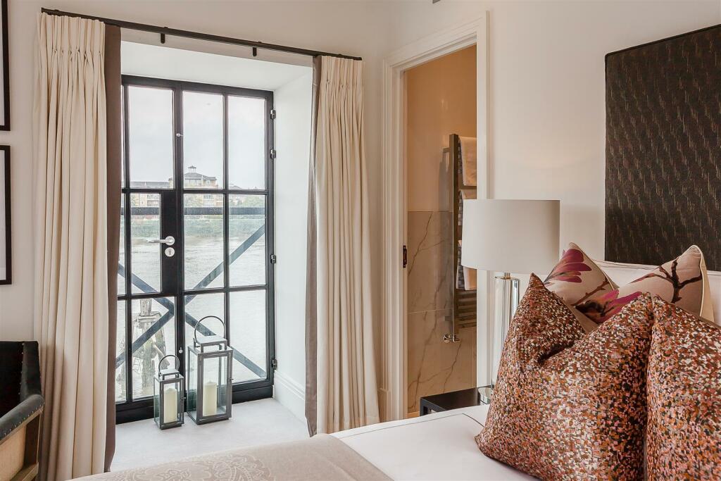 8316099-interior05.jpg