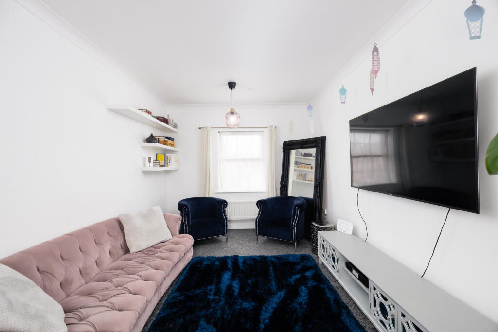 31 Crowell Mews, HP19 7HB-6