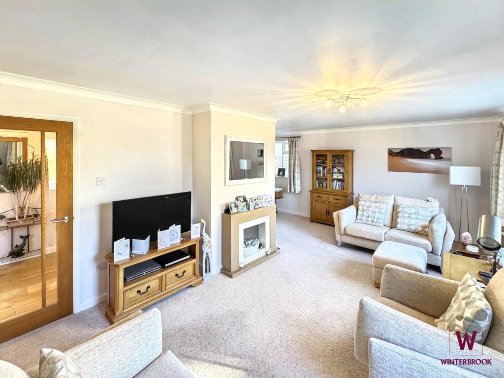 Castle Close, Benson