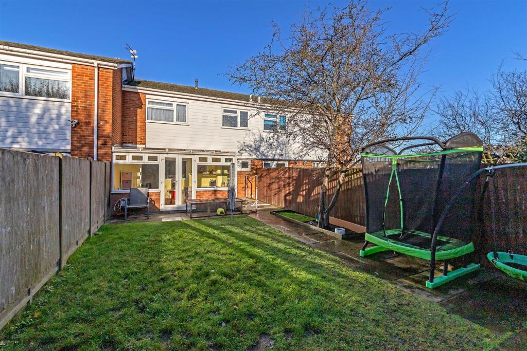 26KitchenerClose-32.jpg