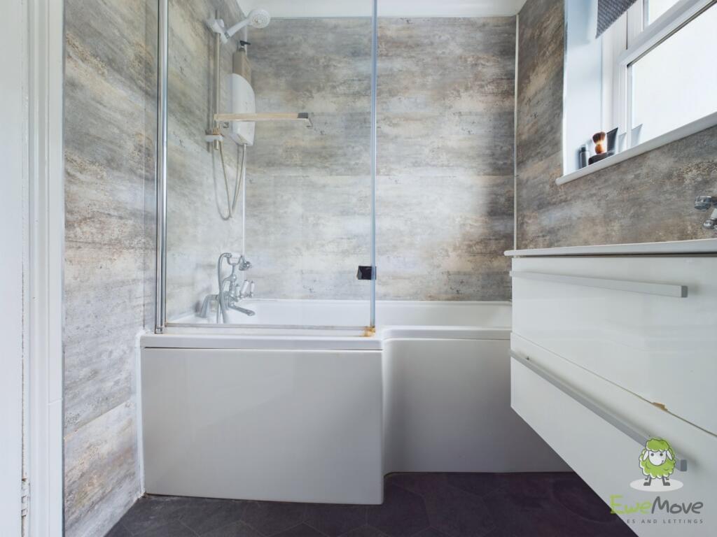 CAM01543G0-PR0092-STILL045