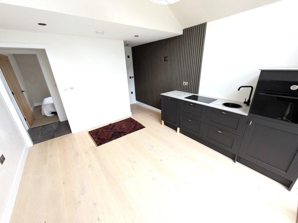 LOUNGE KITCHENETT...