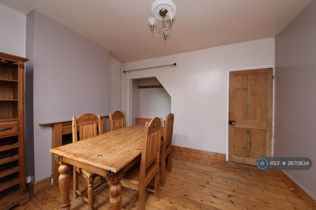 Middle Reception / Dining Room