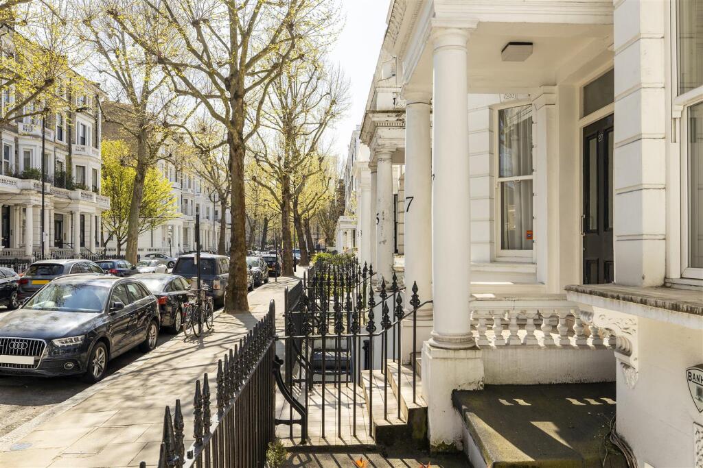 Agent &amp; Homes-29 Marloes Road-24_Hi.jpg