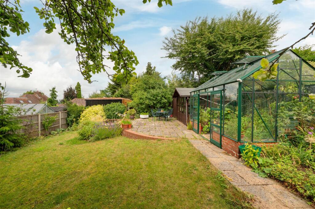 55 Benslow Lane, Hitchin-27.jpg