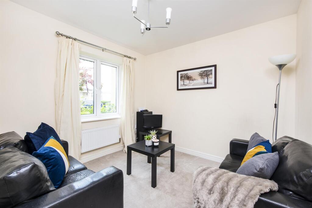 4 Middlewood Close, Bath, BA2 2TU-2.jpg