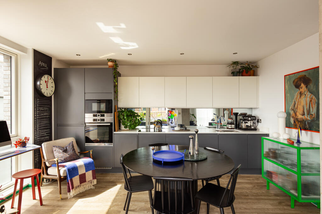 282337 - 25_5_TMH E3 2EF5567-Enhanced-NR-Edit.jpg