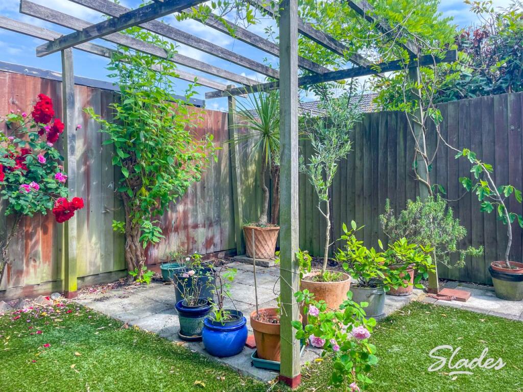 103 Meadway garden 4
