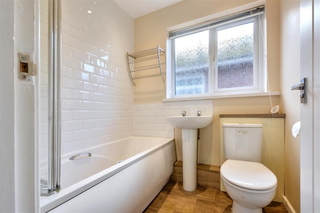 Bathroom_3.jpeg