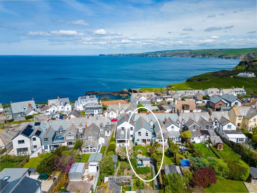 64675929def59_Tintagel Terrace 20_37-white circle