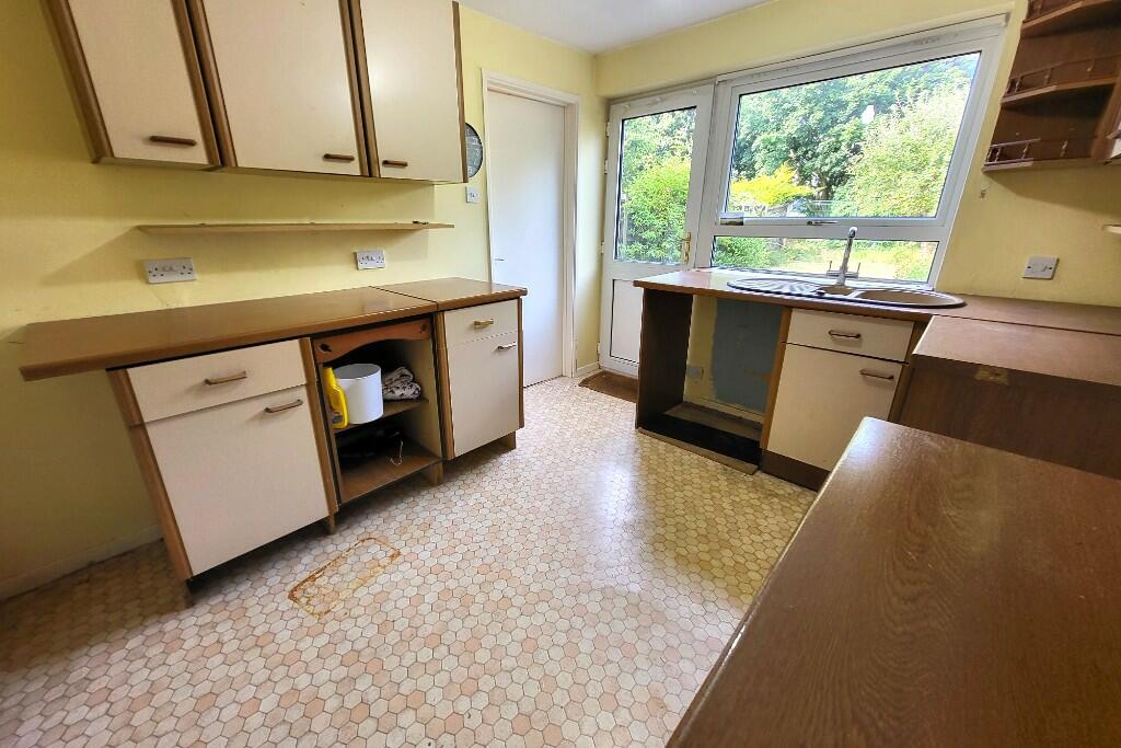 Kitchen (2) 