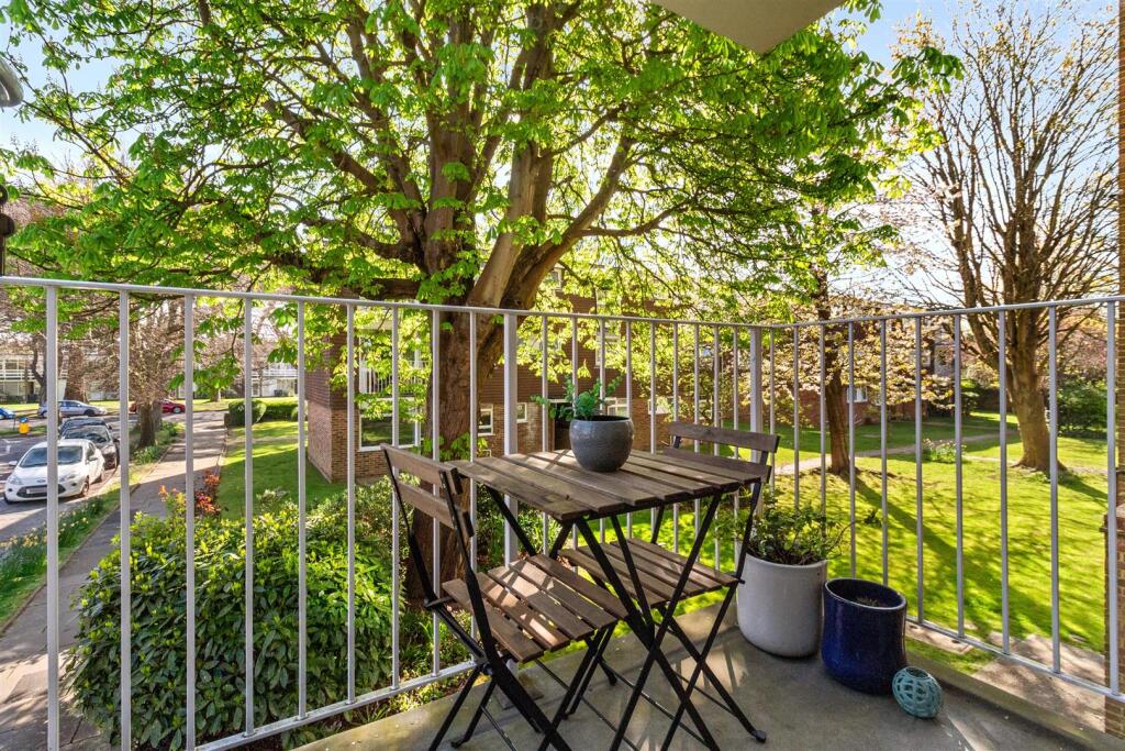 Dorchester Gardens 59-011.jpg