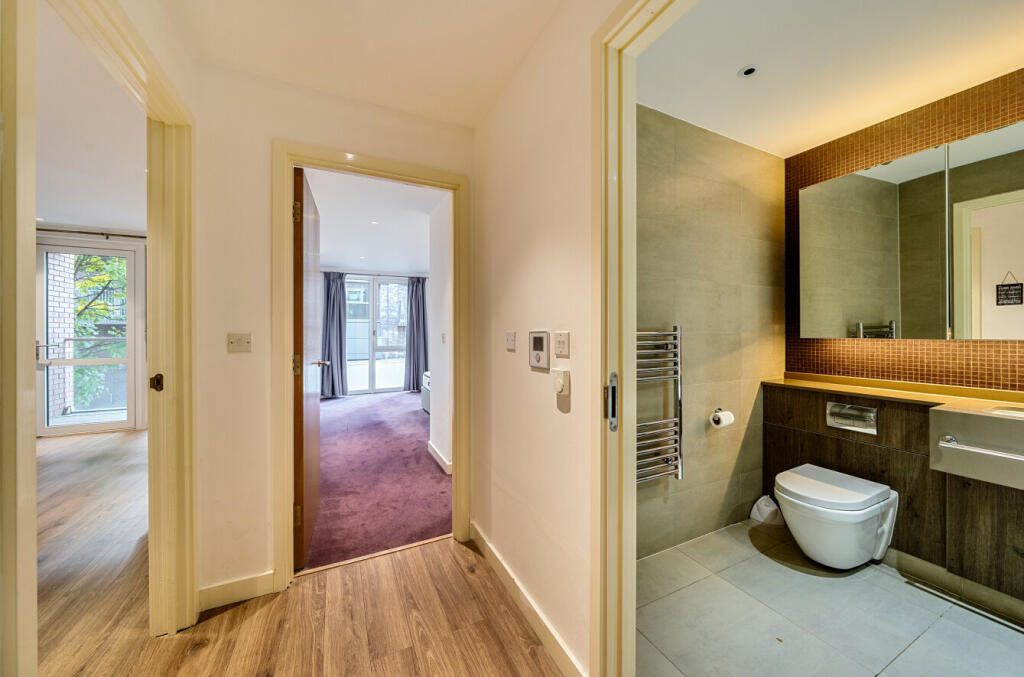 1373521-2-6900a0e...