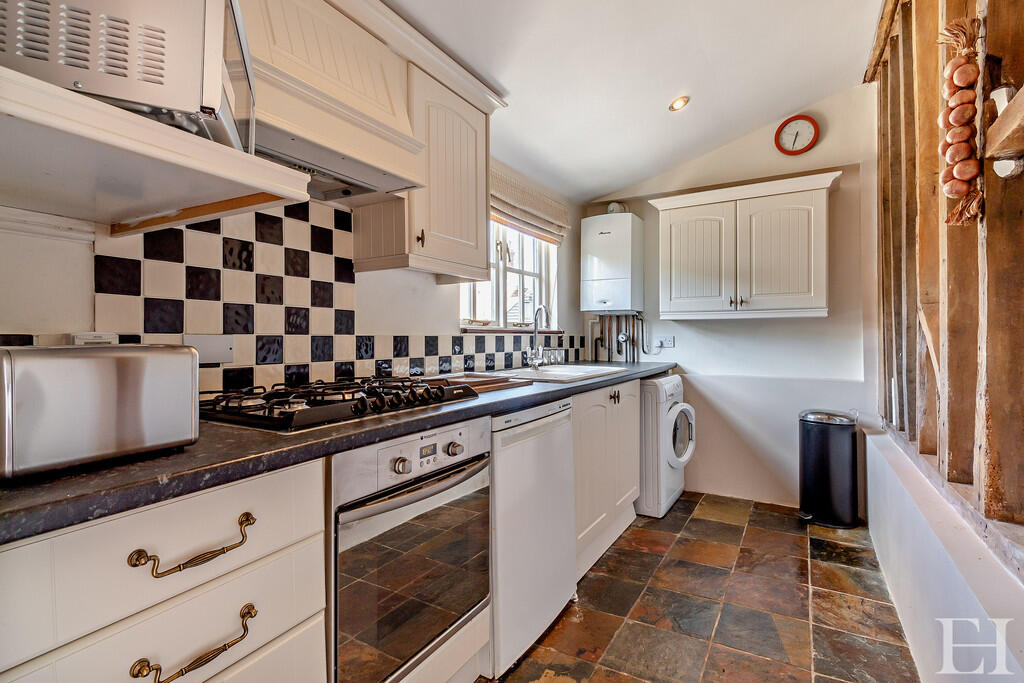 8658493-interiorW...