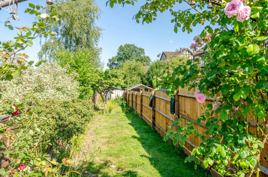 1309704-5-6852df2...