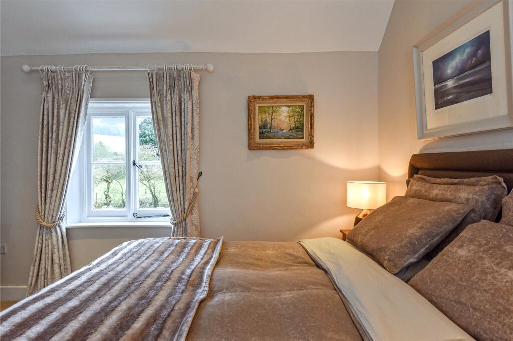 Bedroom 1 Wh