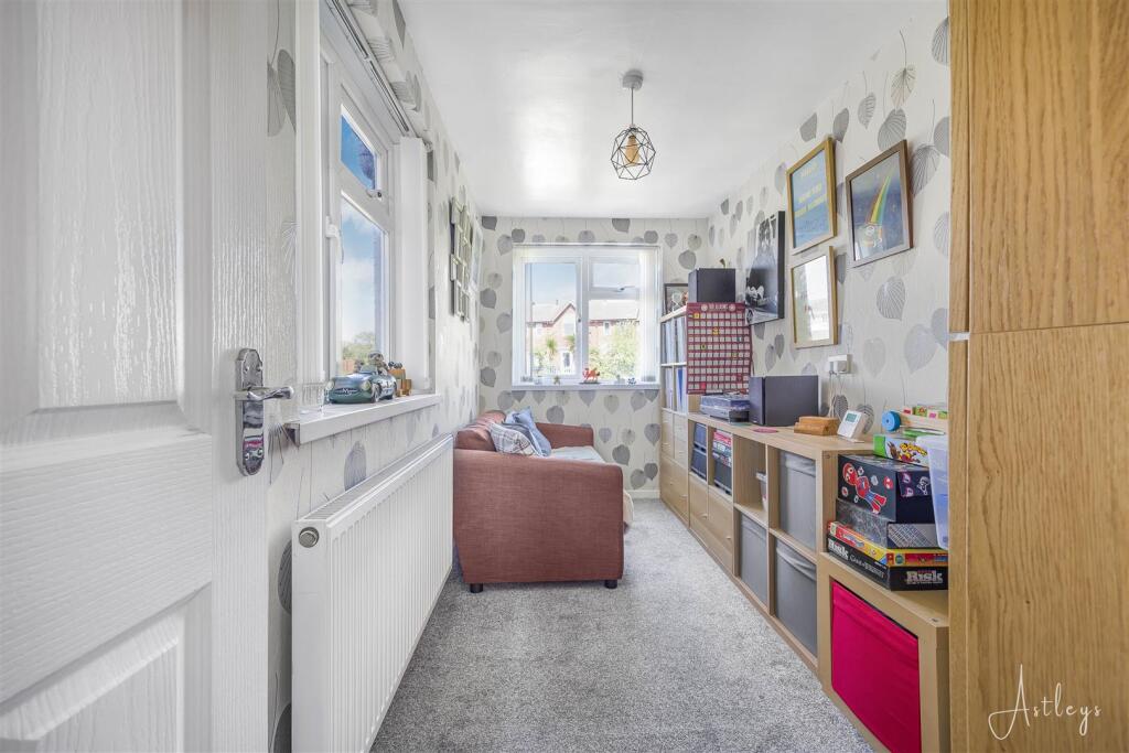 Rear study/music room/snug