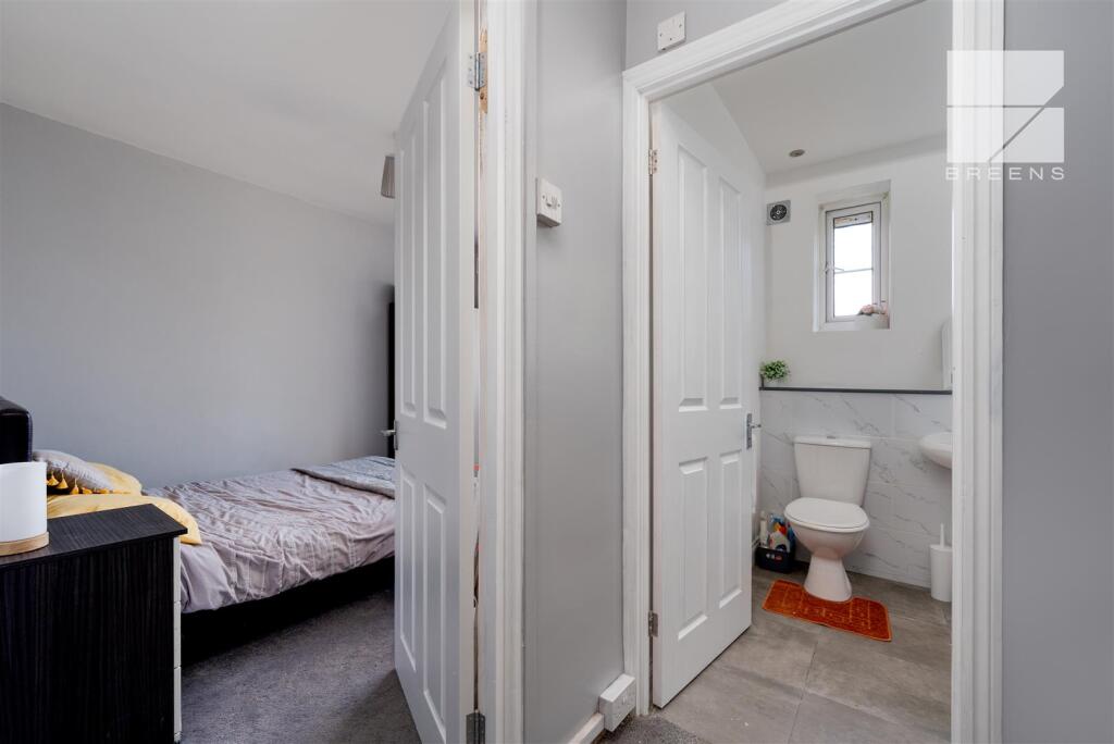 17 Manor Farm Drive_0006.jpg