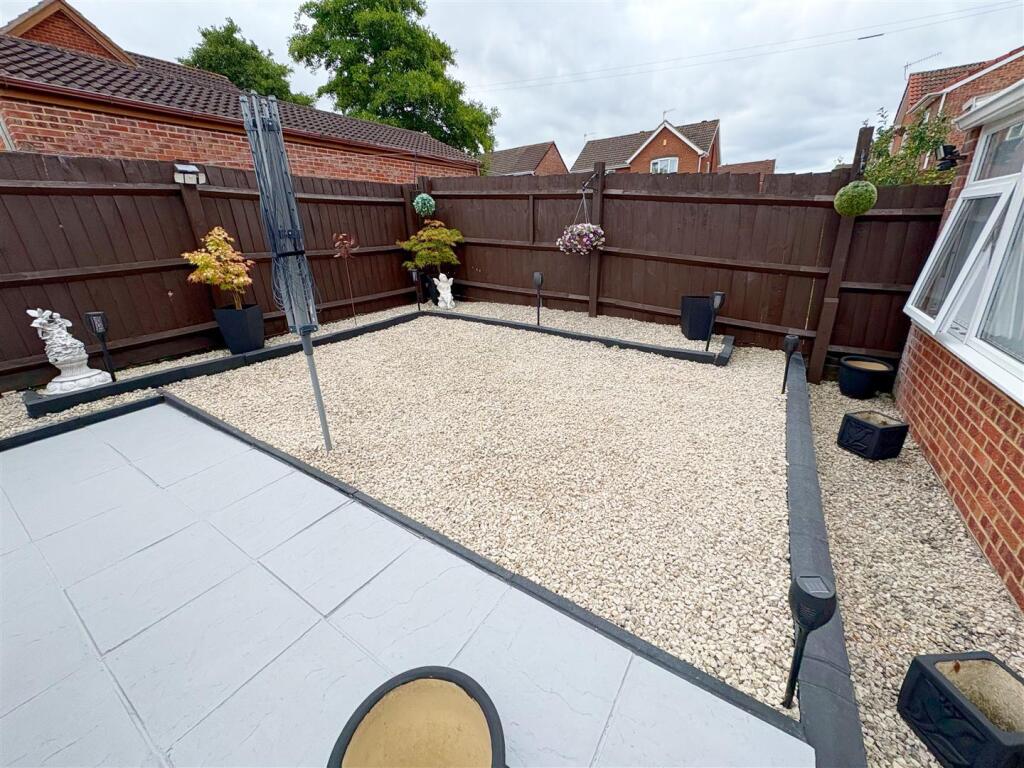 Rear garden (3).jpg
