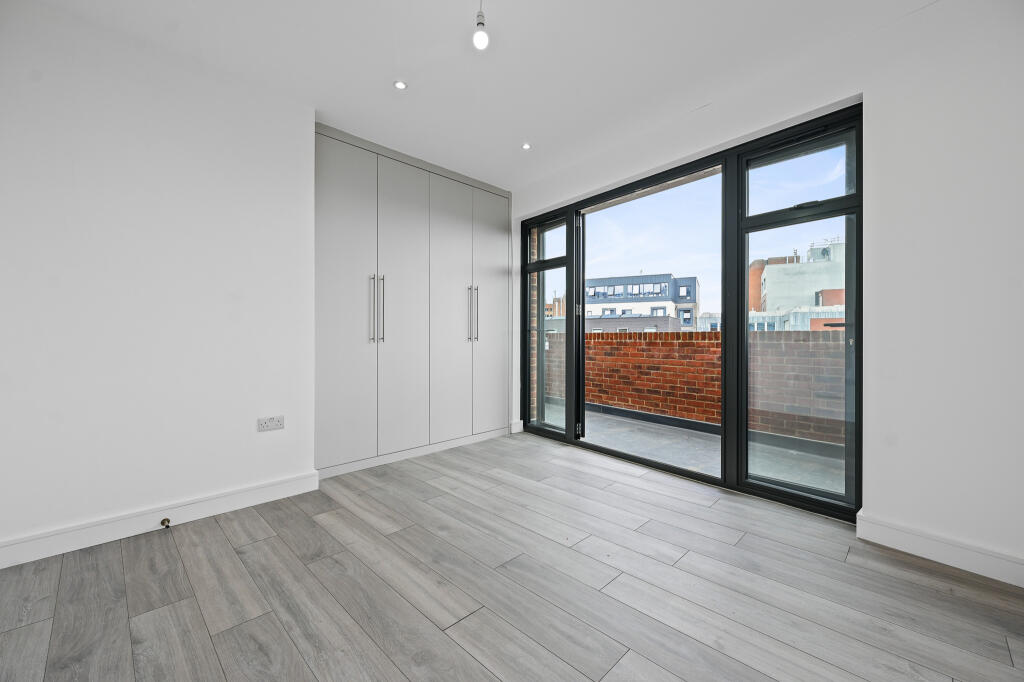 CS - Flat 6, 320 Station Road - 3 (1)