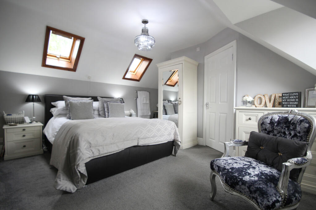 Main Bedroom 
