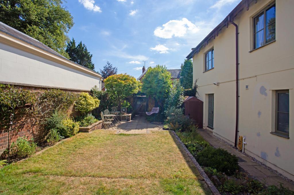 12 East Court Mews 304258  (19).jpg