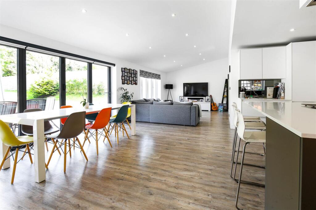 1458966901 - -28.jpg