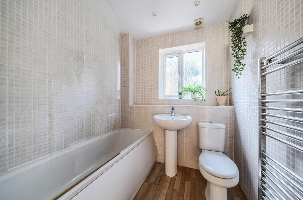 1349795-4-68c3e48...