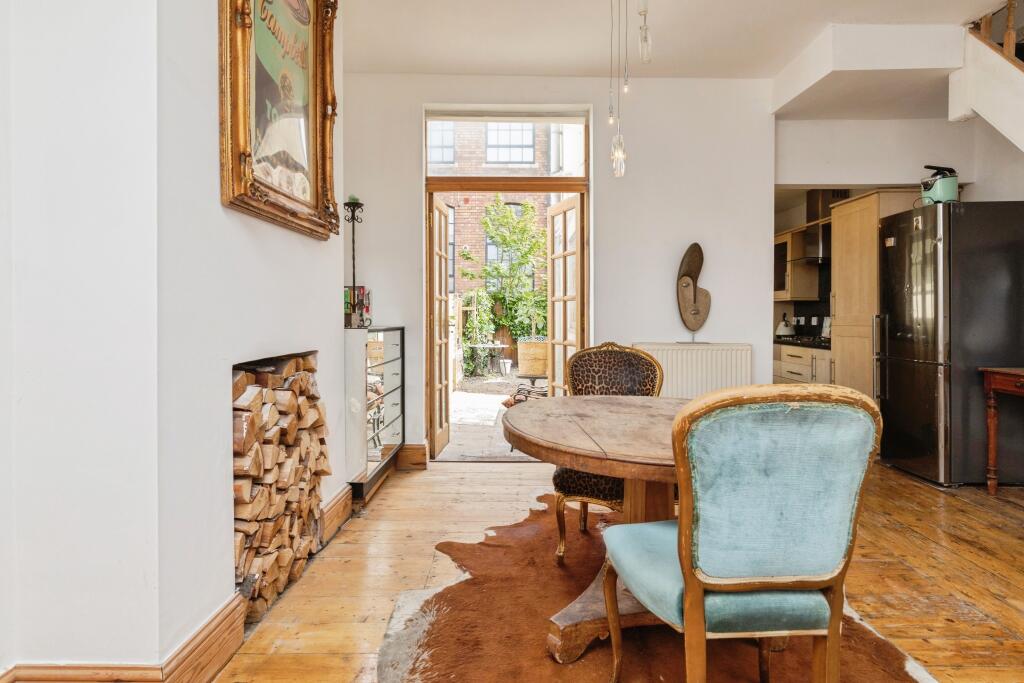 Open Plan Living/Dining Room 4