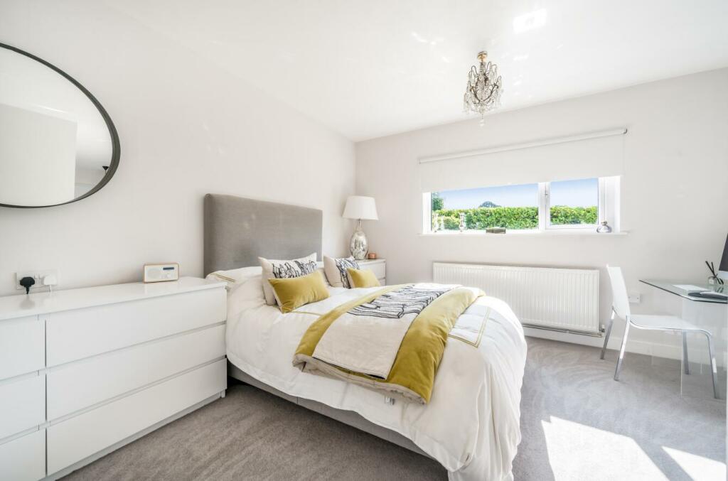 Longrood Road, Rugby