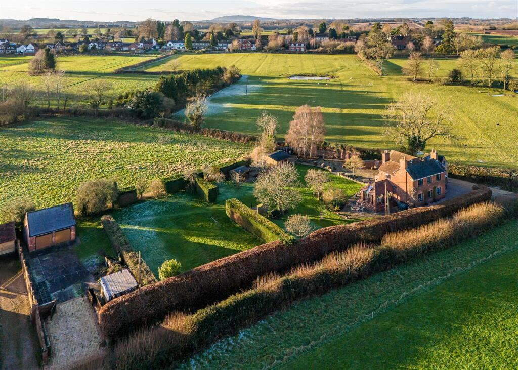 Midway House-drone-7.jpg