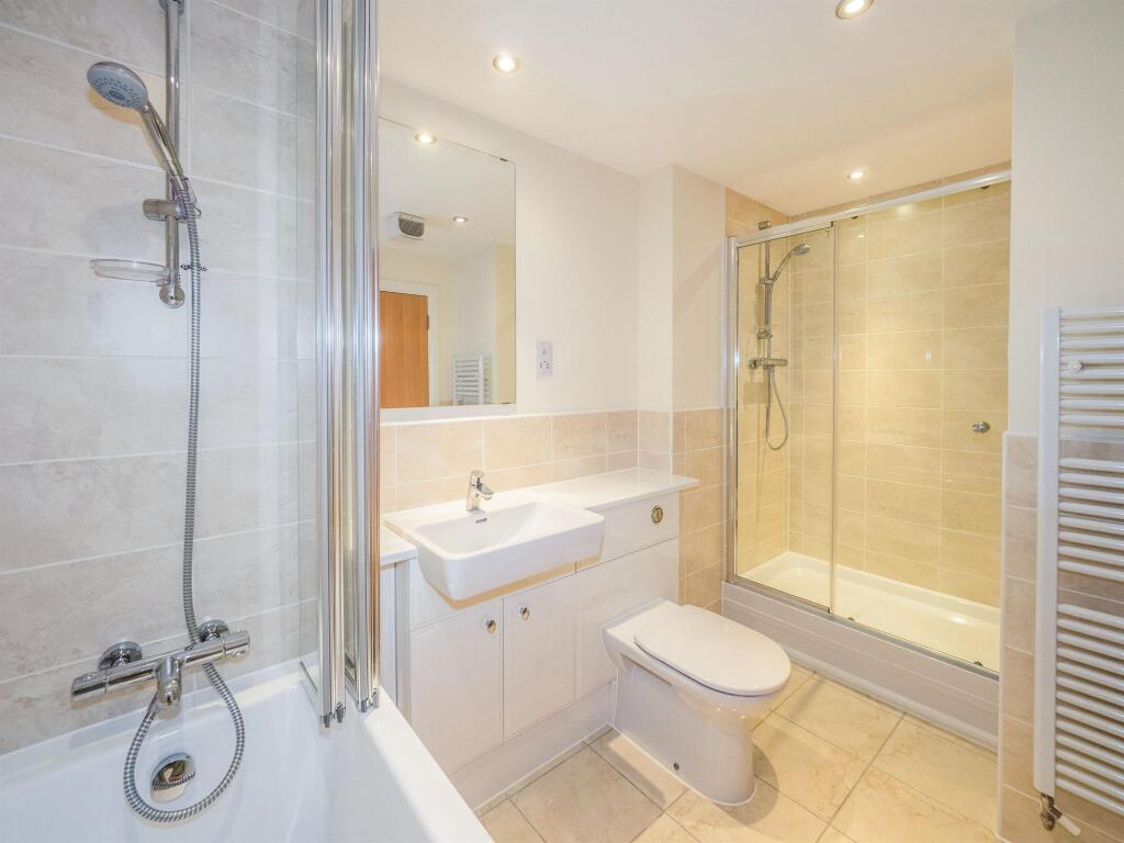 En-suite Bathroom