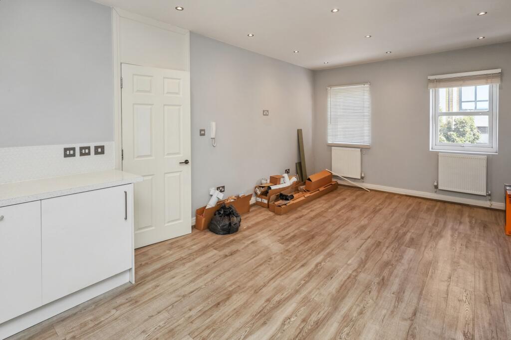 Flat 6, 68 Boston Road, Hanwell, London, W7 2ET