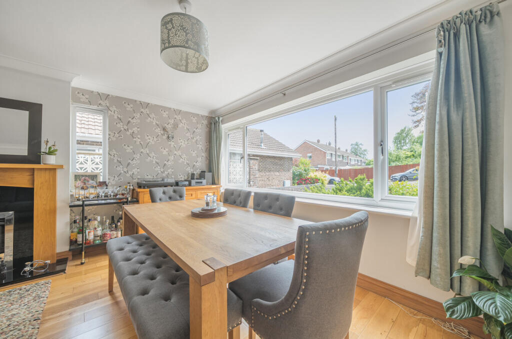 1317960-4-6863f35...