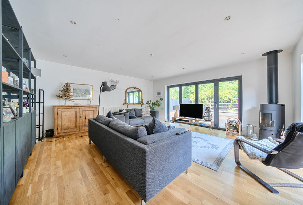 1298556-26-682f21...