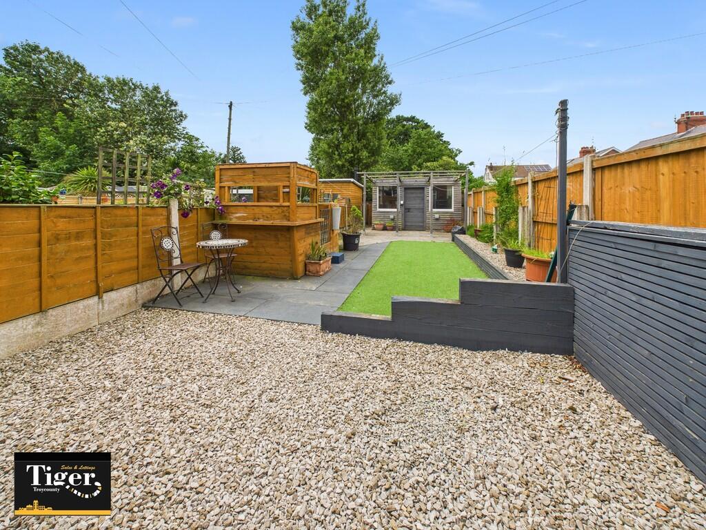 CAM02176G0-PR0627...