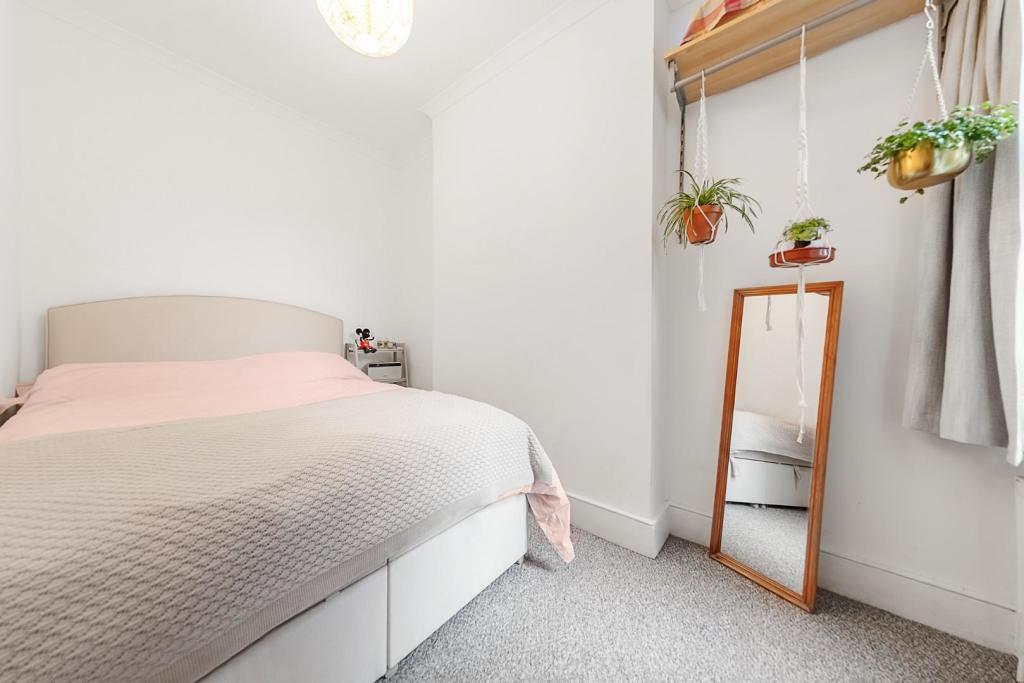 Bedroom 2.jpg