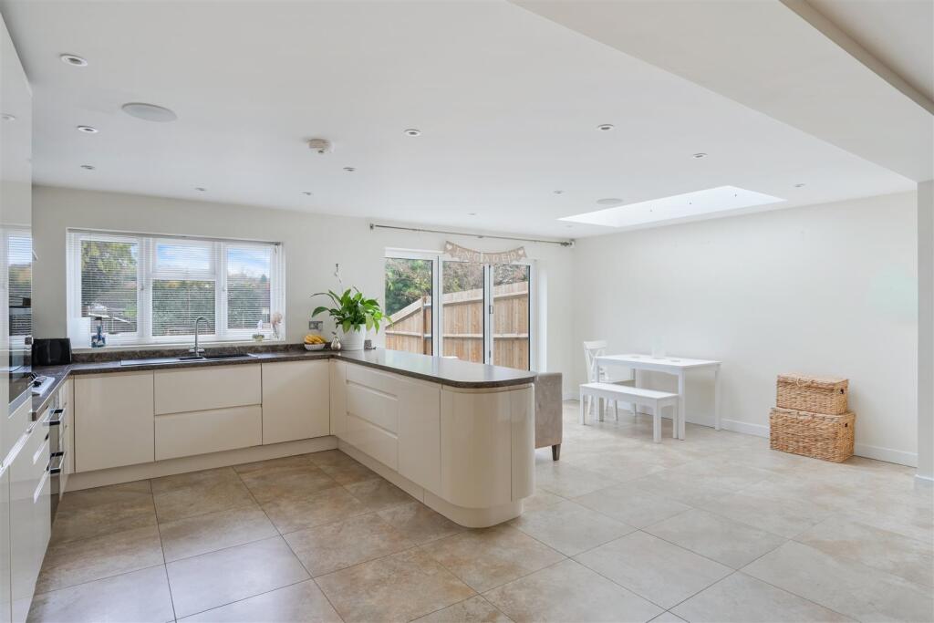 WHITEHORSE DRIVE (12).jpg