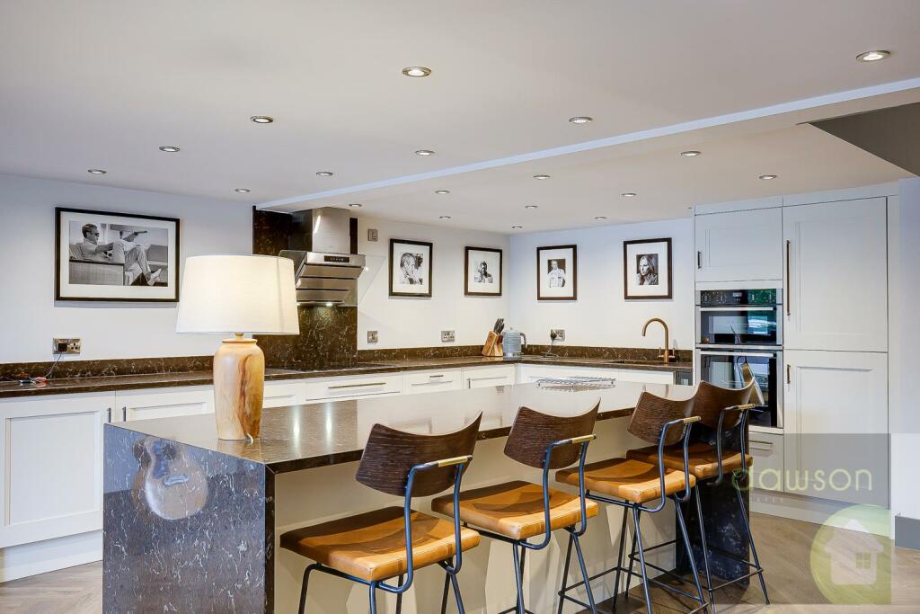 Lounge/Kitchen