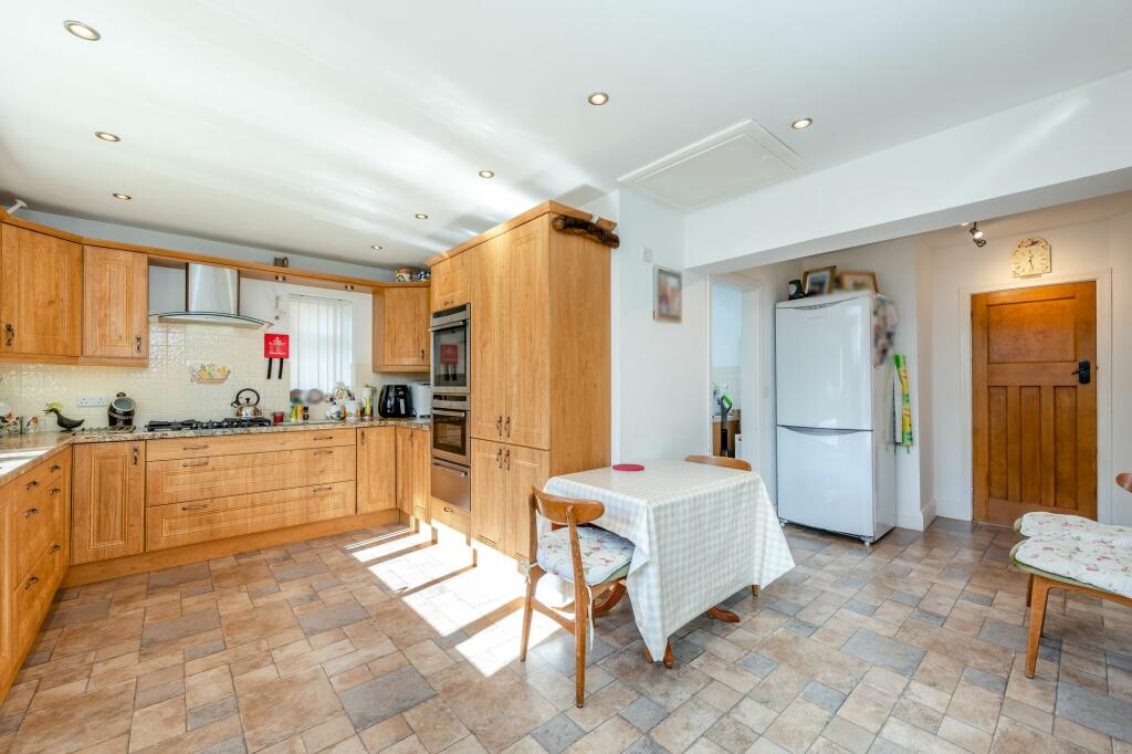 Kitchen / breakfast room