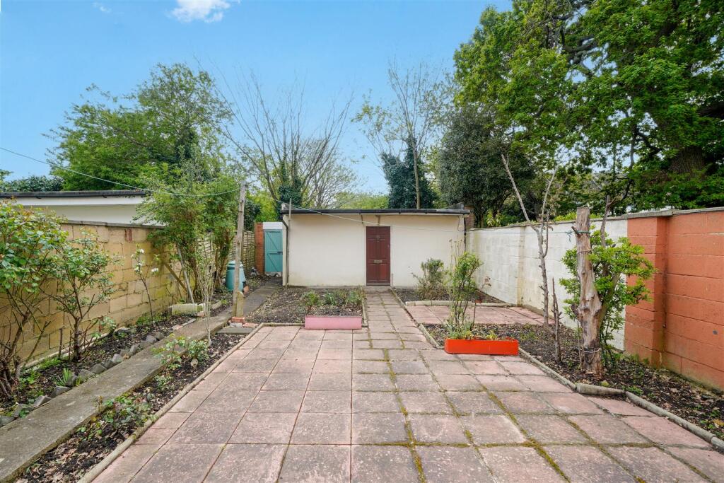 3 Maswell Park Crescent - AVFAehd1vmLCggtGwrfT.jpg