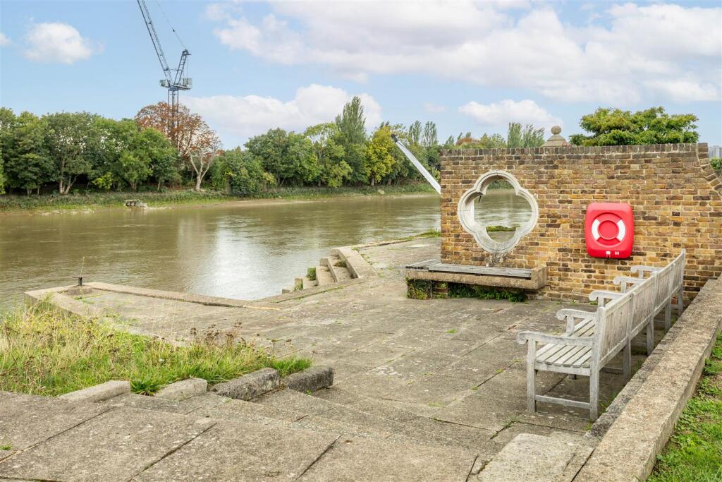 Chiswick Staithe-34.jpg