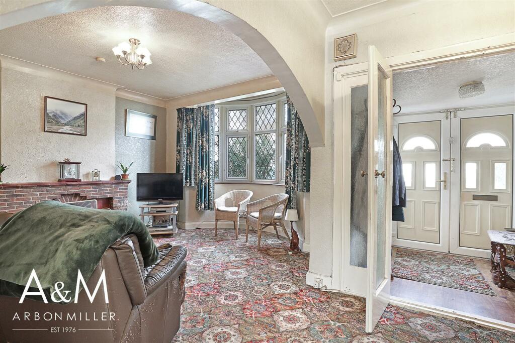 Entrance Hall/Lounge Area