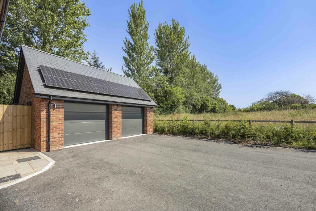 DOUBLE GARAGE