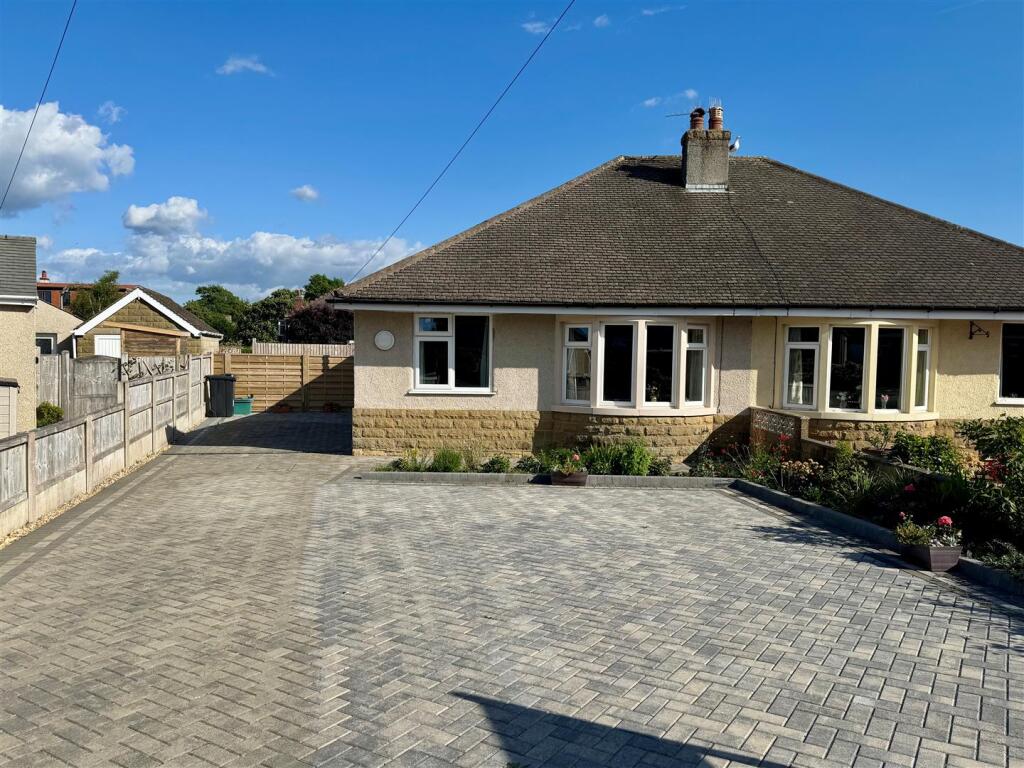 External 15 Ellis Drive 3.jpg