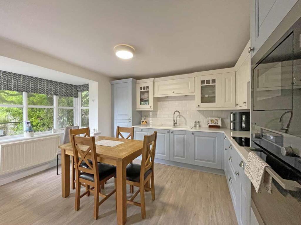 Temeraire Road 2 - Kitchen 1.jpg